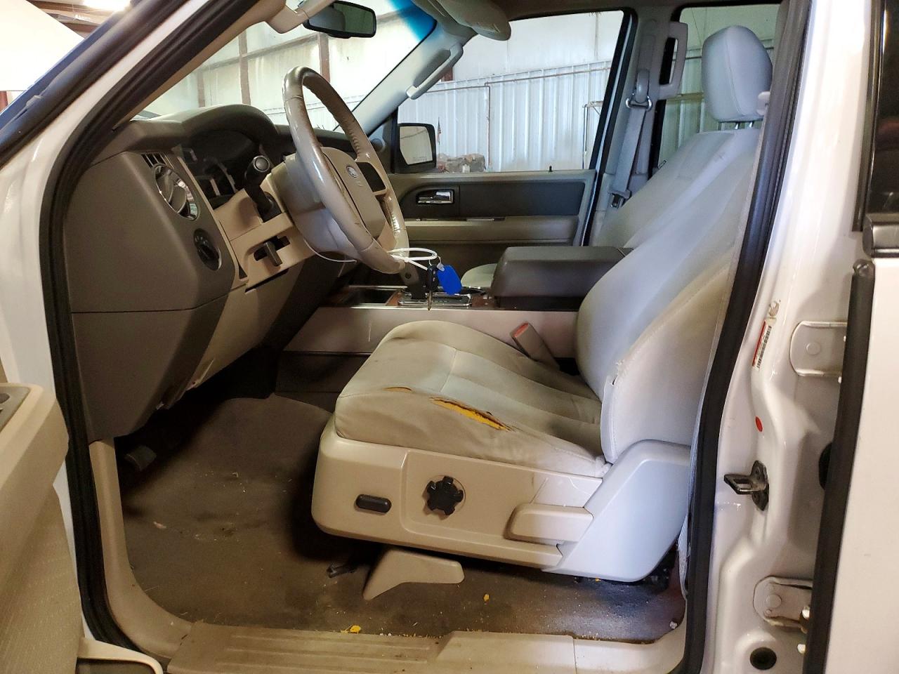 2010 Ford Expedition Xlt White vin: 1FMJU1G56AEB66412
