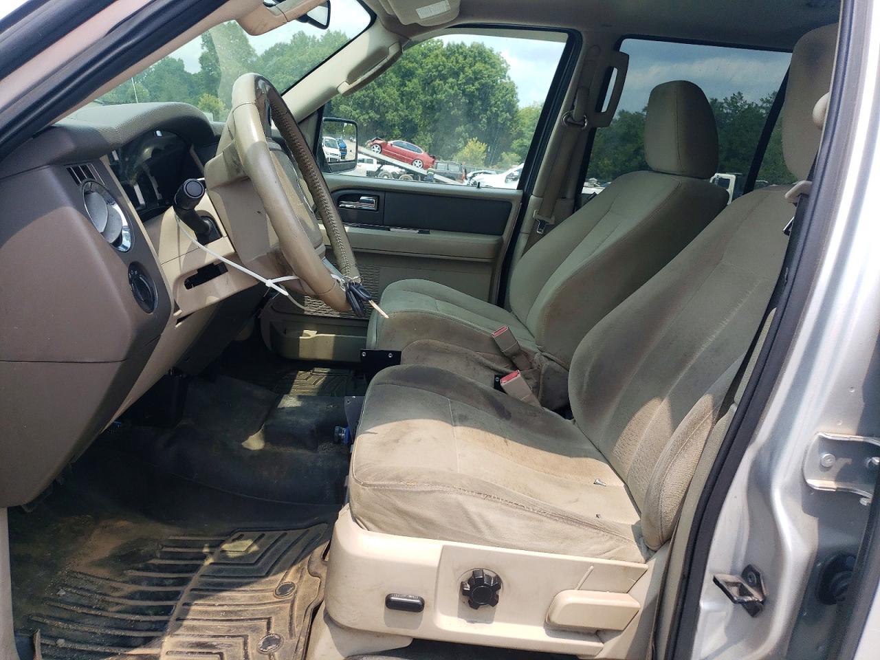 2011 Ford Expedition Xl Серебряный vin: 1FMJU1G56BEF53804