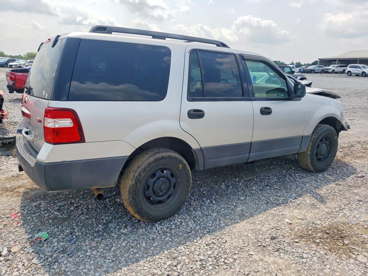 2011 Ford Expedition Xl Серебряный vin: 1FMJU1G56BEF53804