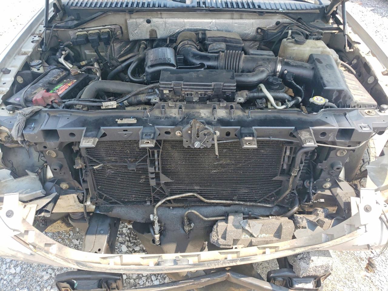 2011 Ford Expedition Xl Серебряный vin: 1FMJU1G56BEF53804