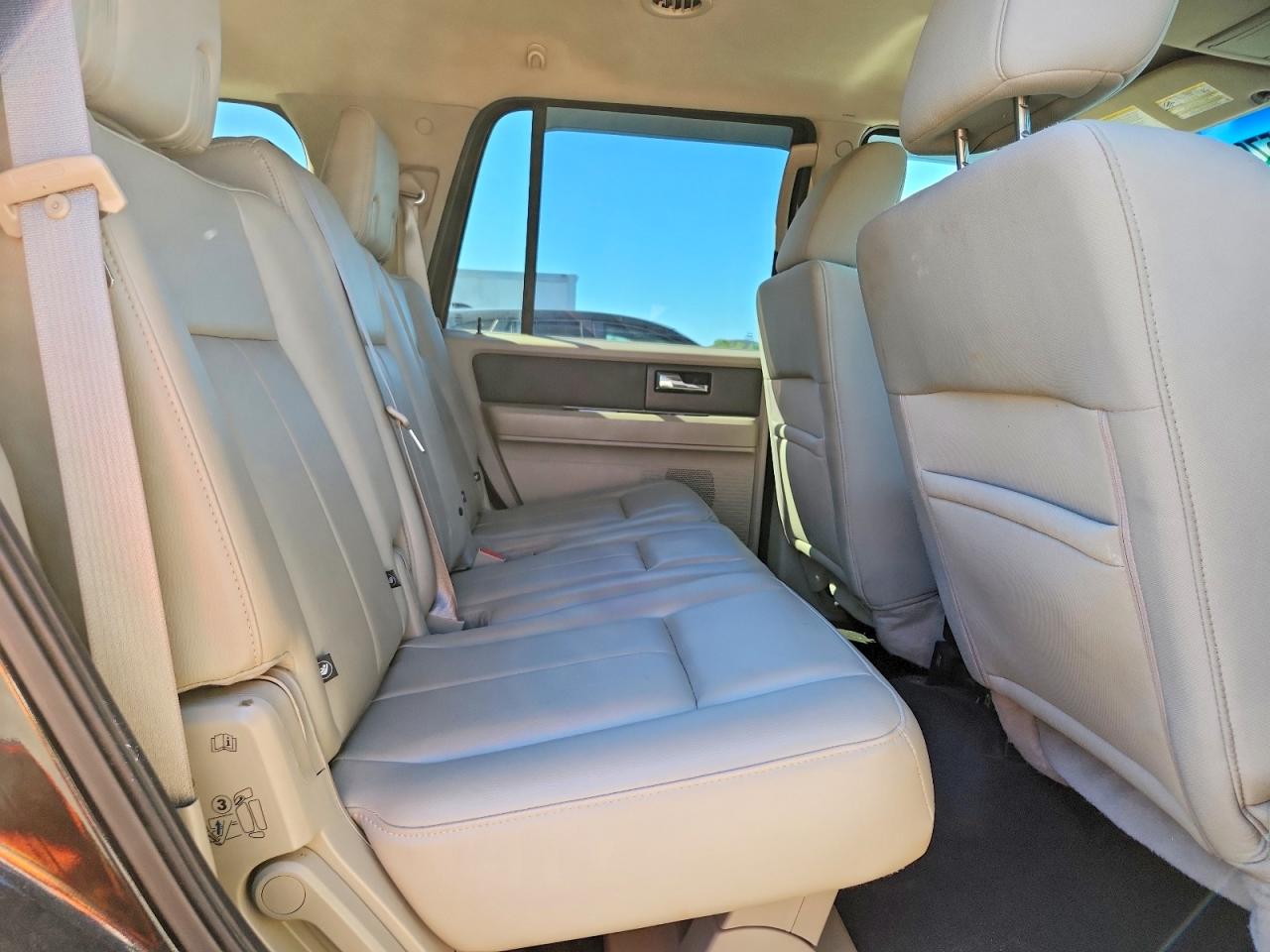 2014 Ford Expedition Black vin: 1FMJU1G56EEF26901