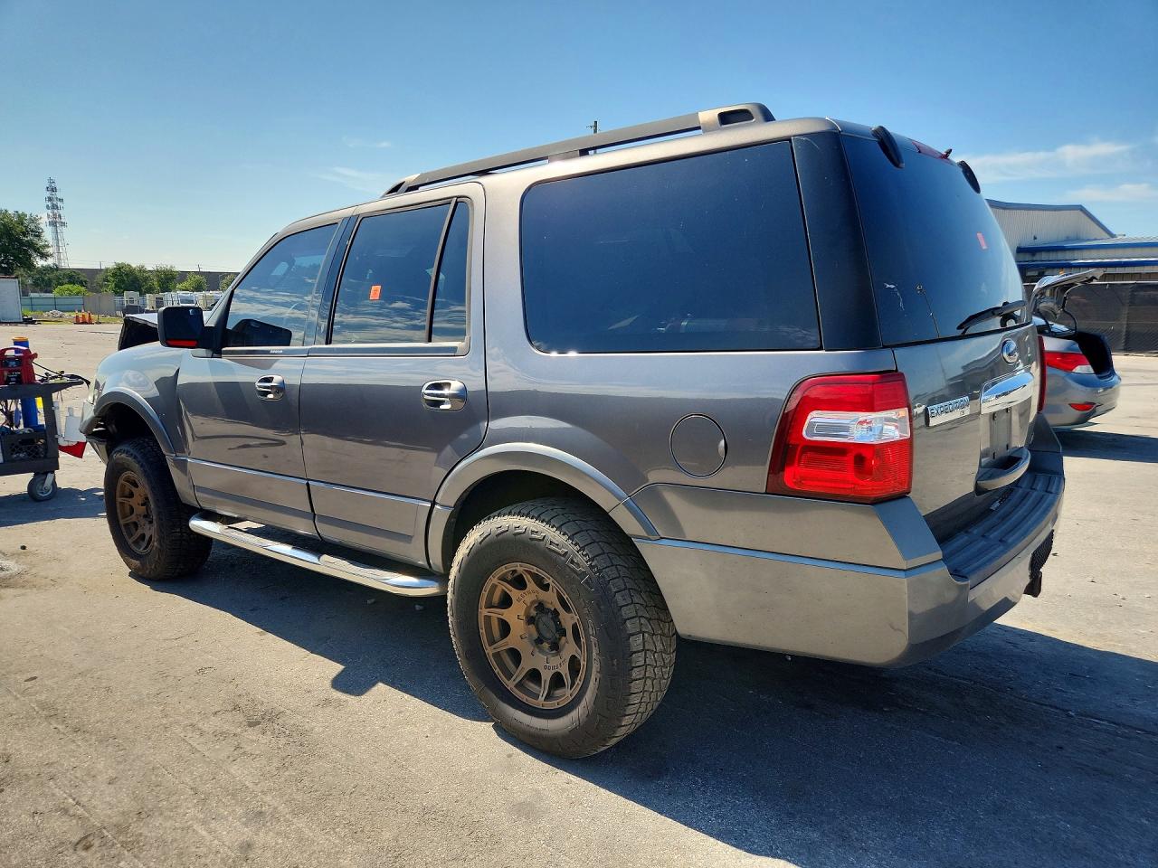2010 Ford Expedition Xlt Gray vin: 1FMJU1G57AEB51241
