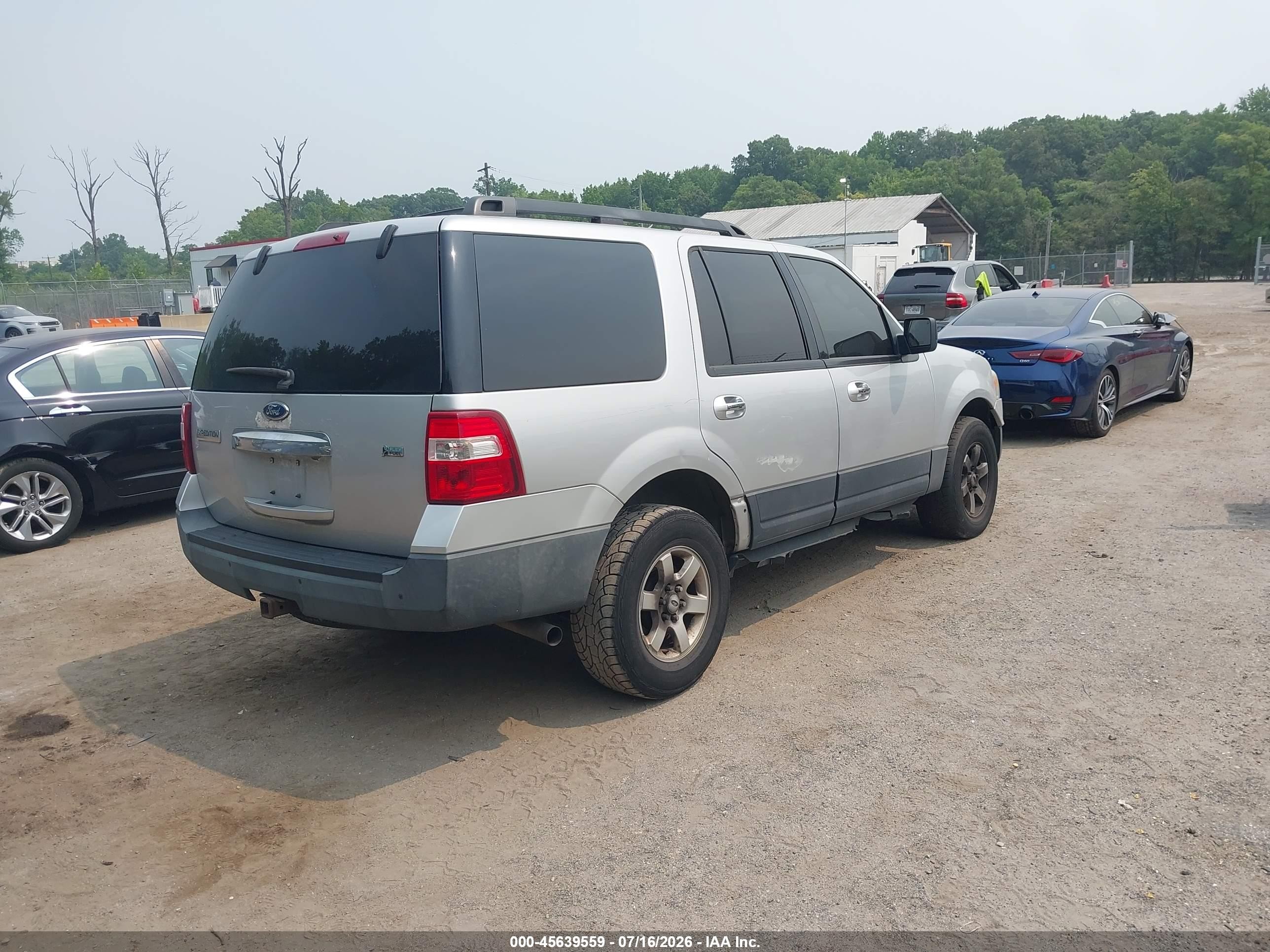 2011 Ford Expedition Xl Silver vin: 1FMJU1G57BEF44786