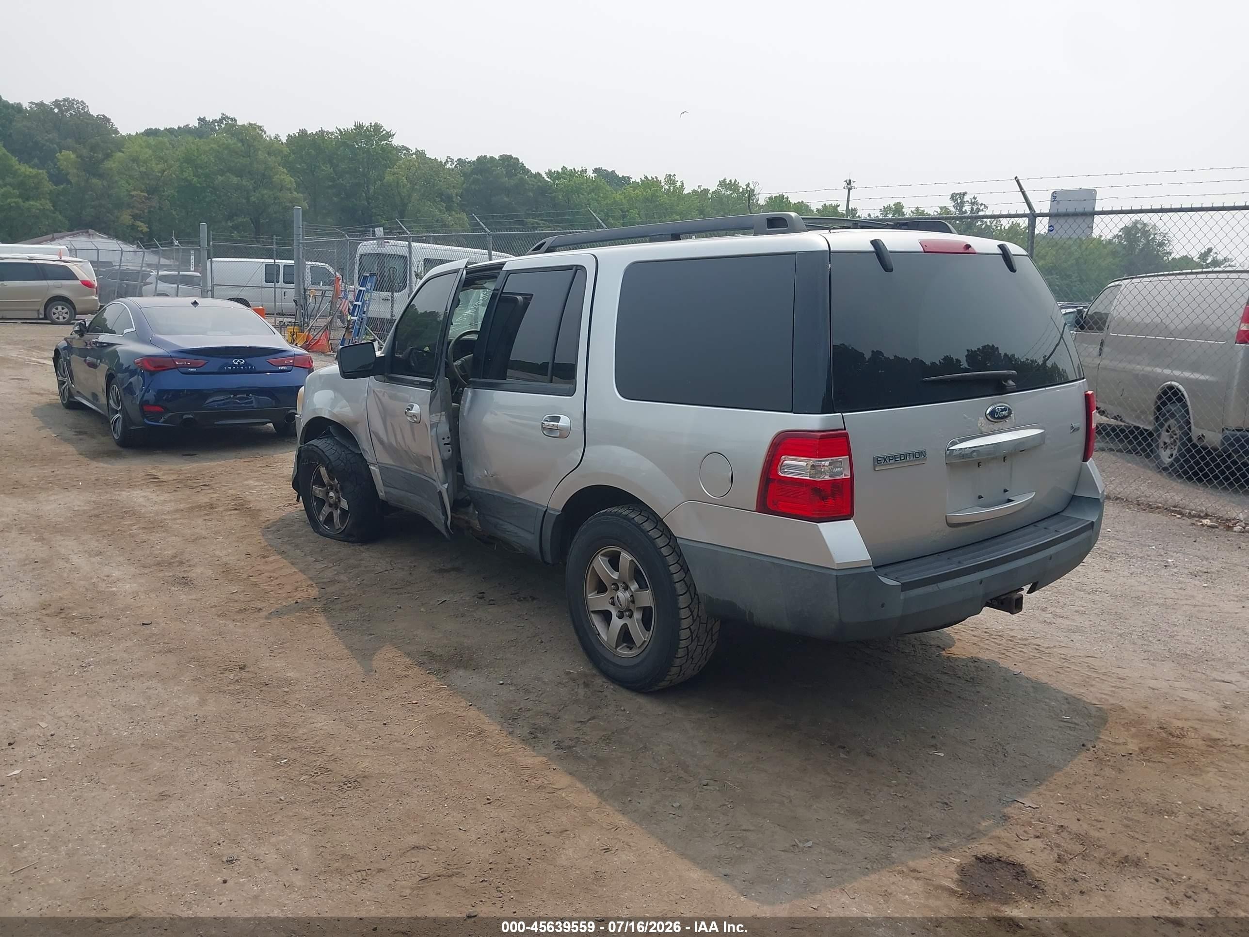2011 Ford Expedition Xl Silver vin: 1FMJU1G57BEF44786