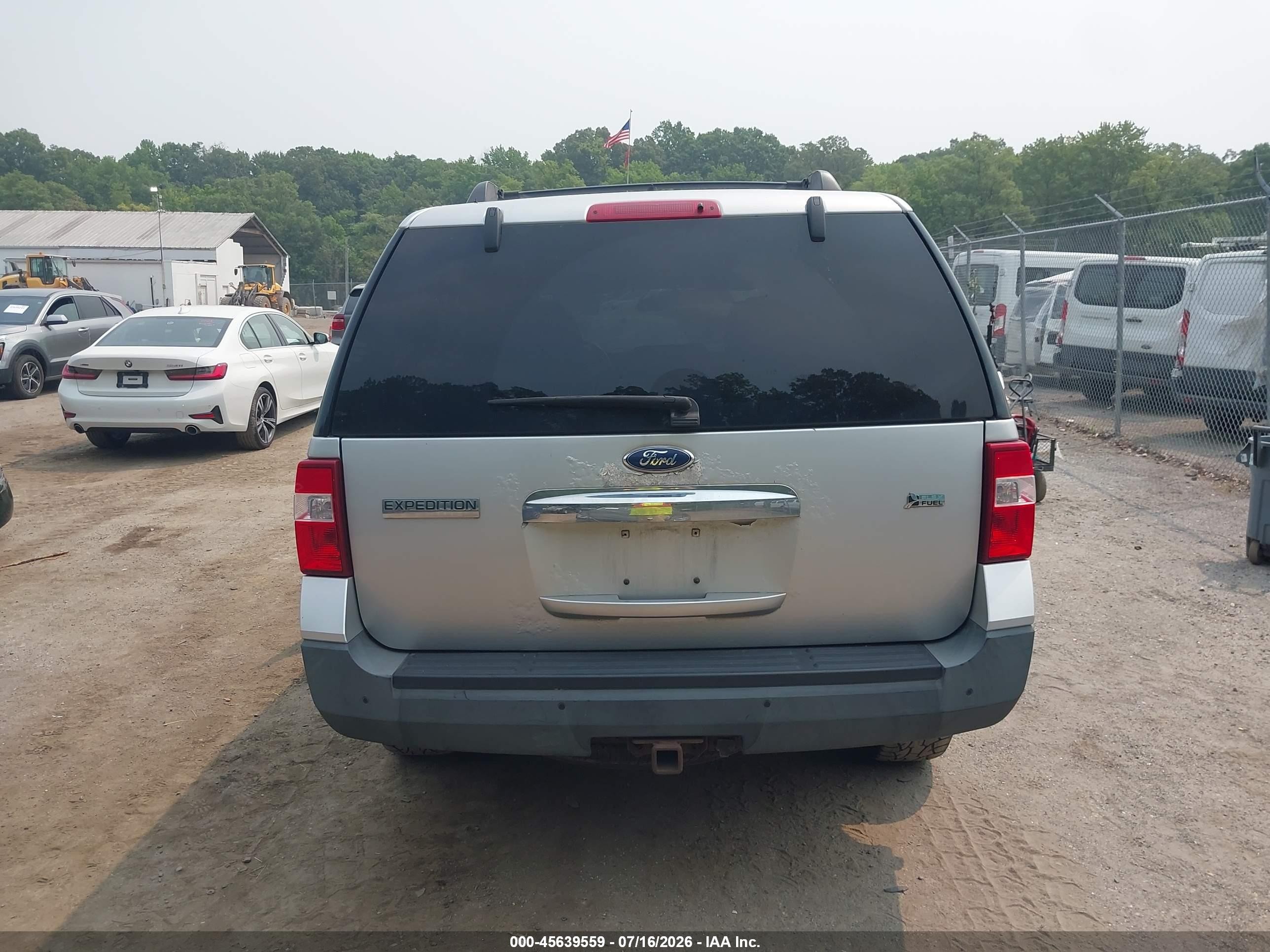 2011 Ford Expedition Xl Silver vin: 1FMJU1G57BEF44786
