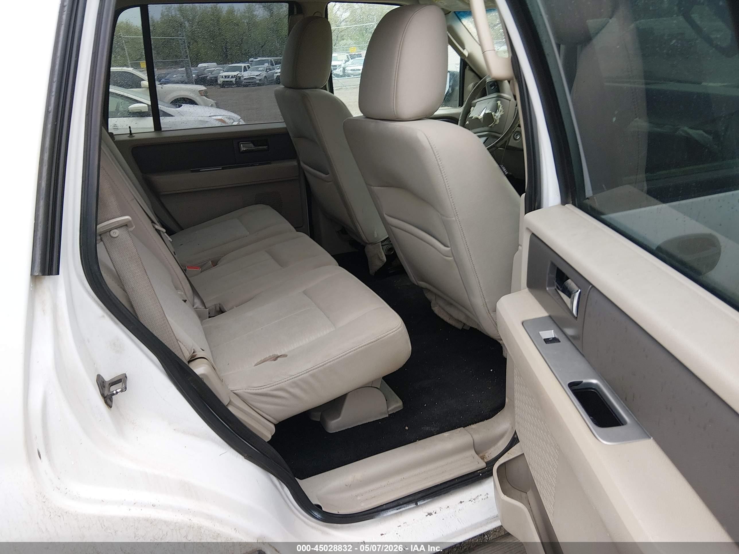 2012 Ford Expedition Xl White vin: 1FMJU1G57CEF39654