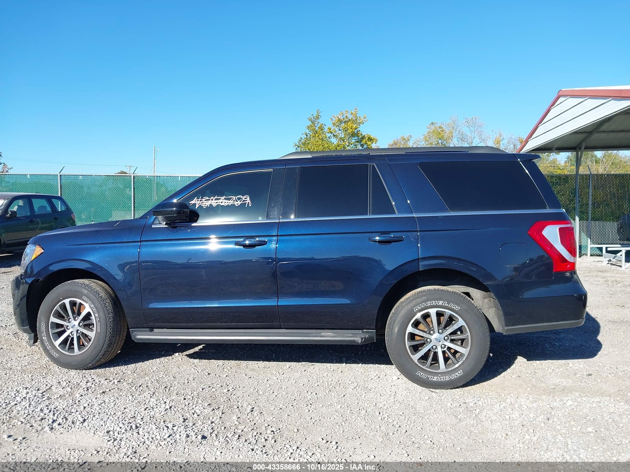 2021 Ford Expedition Xl Dark Blue vin: 1FMJU1GT7MEA71571