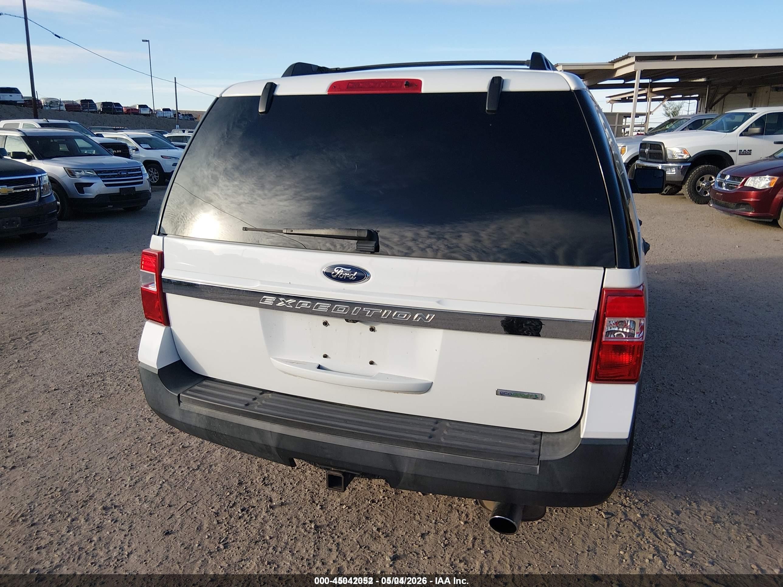 2016 Ford Expedition Xl Белый vin: 1FMJU1GT8GEF50831