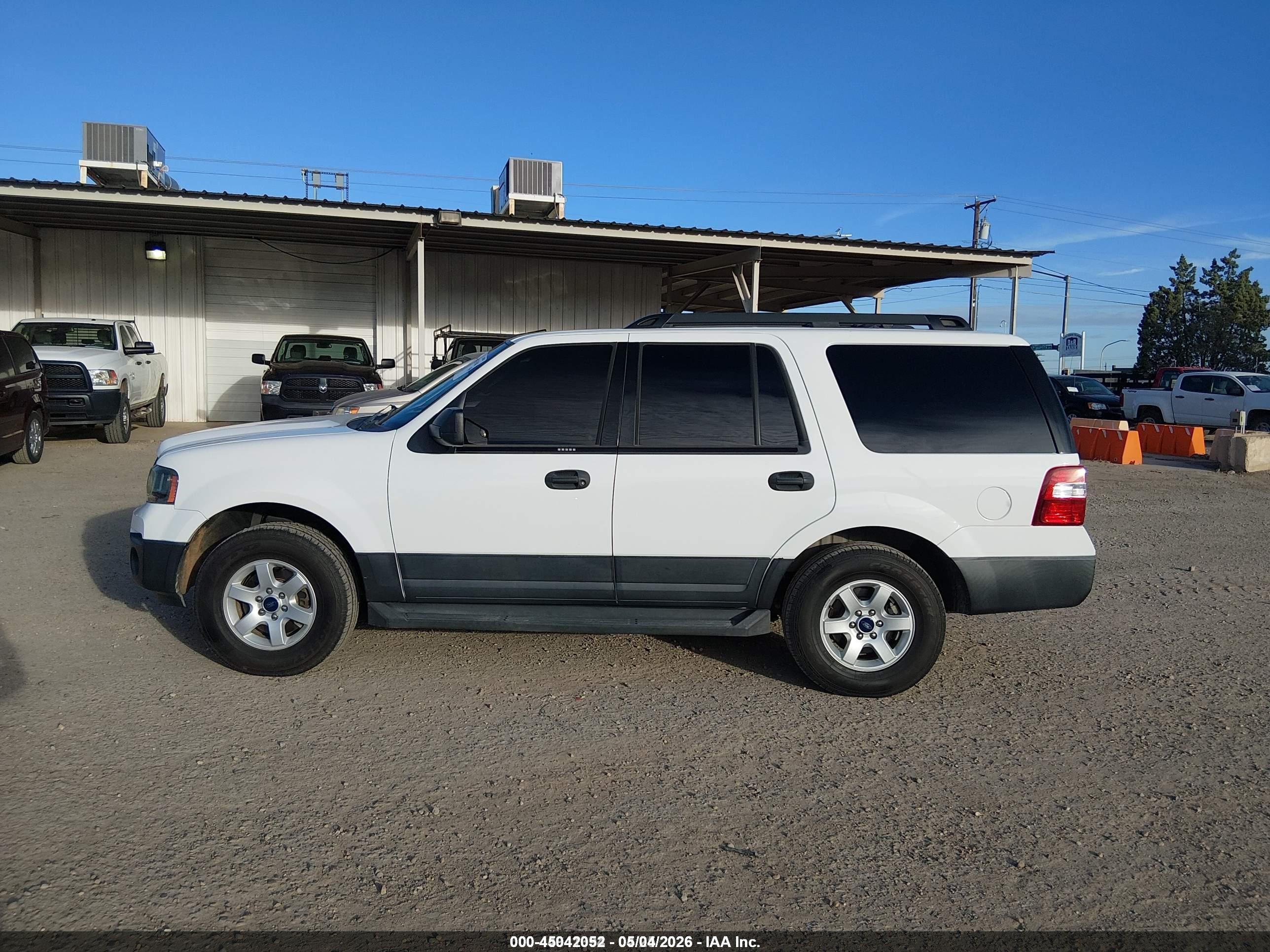 2016 Ford Expedition Xl Белый vin: 1FMJU1GT8GEF50831