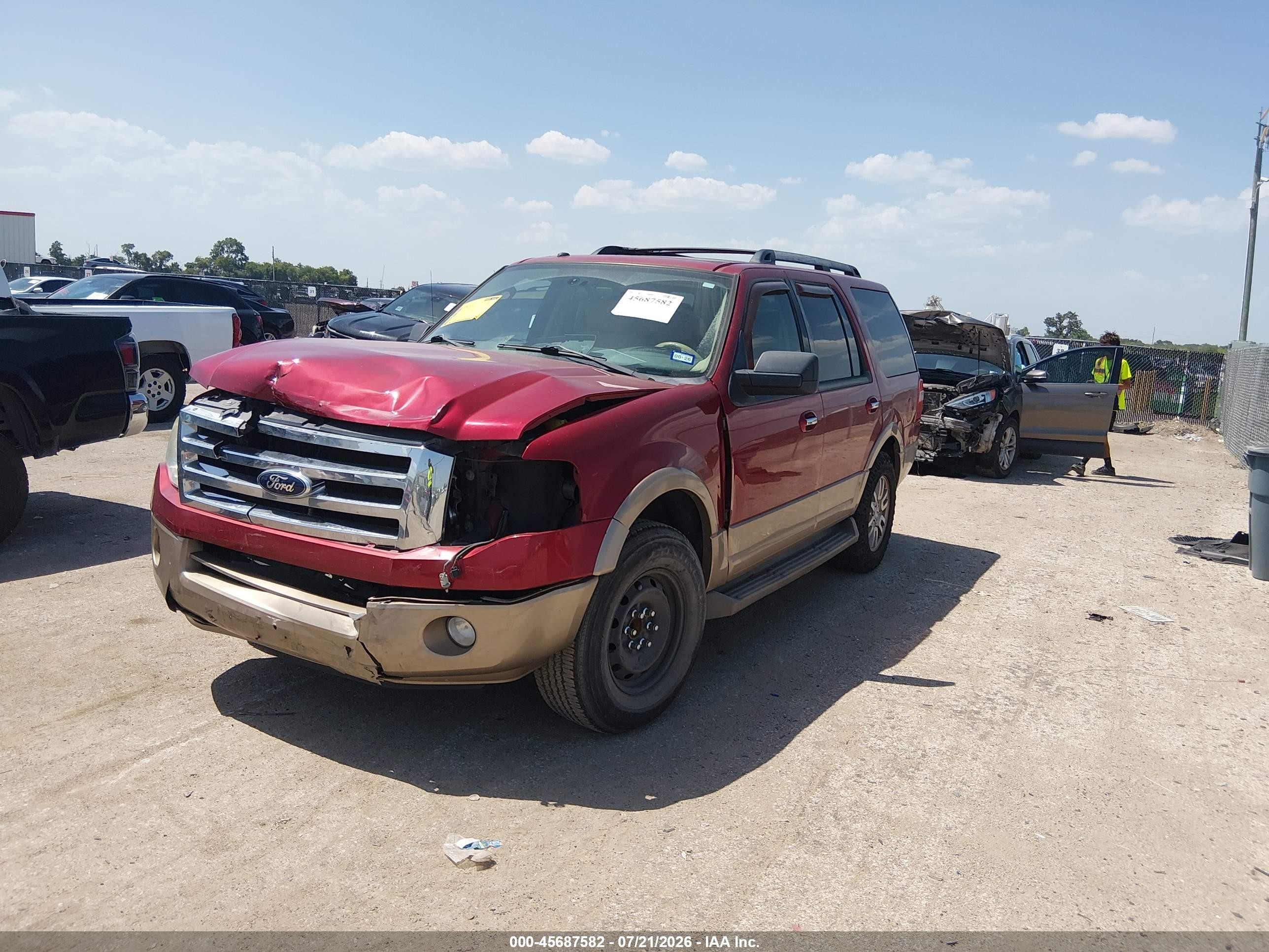2013 Ford Expedition Xlt Red vin: 1FMJU1H50DEF69725