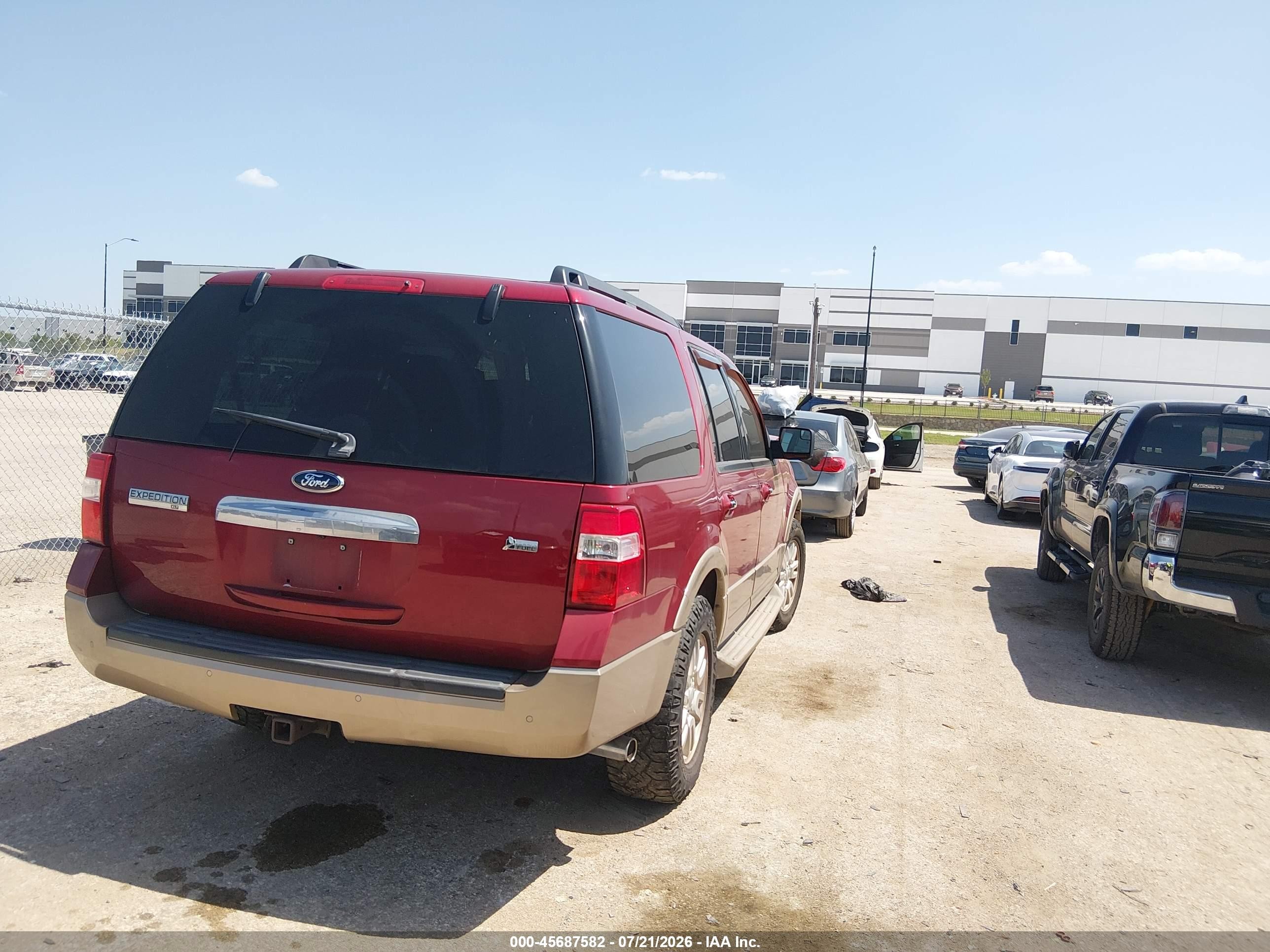 2013 Ford Expedition Xlt Red vin: 1FMJU1H50DEF69725