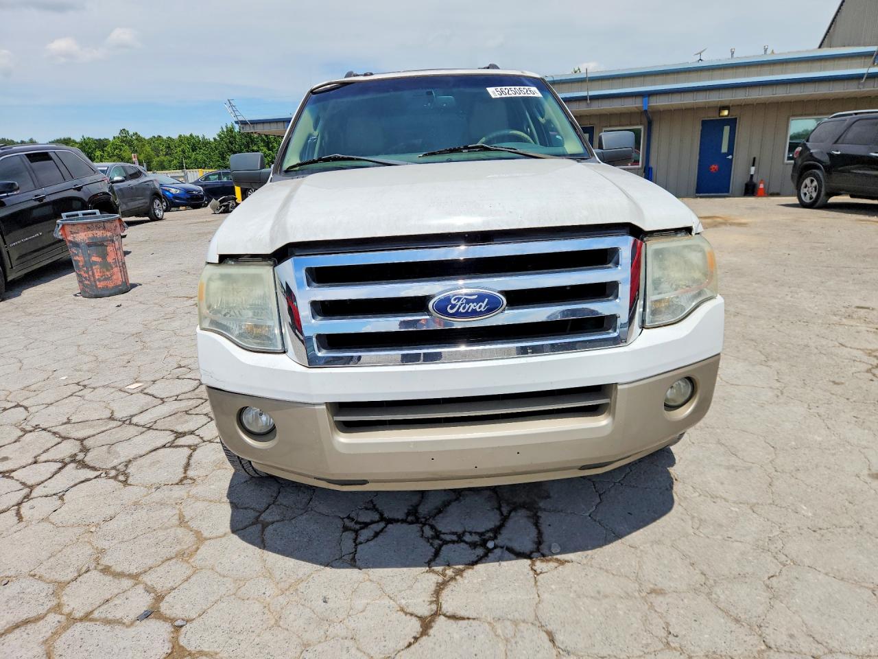 2010 Ford Expedition Eddie Bauer White vin: 1FMJU1H51AEA48024