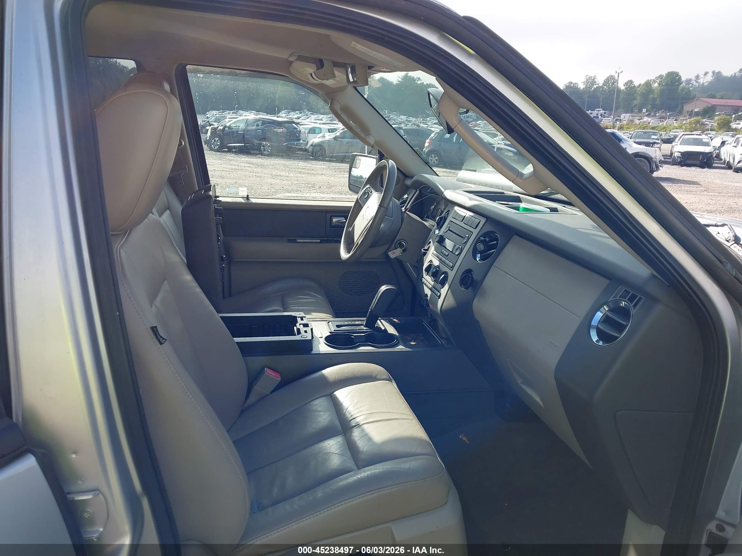 2013 Ford Expedition Xlt Silver vin: 1FMJU1H51DEF11378