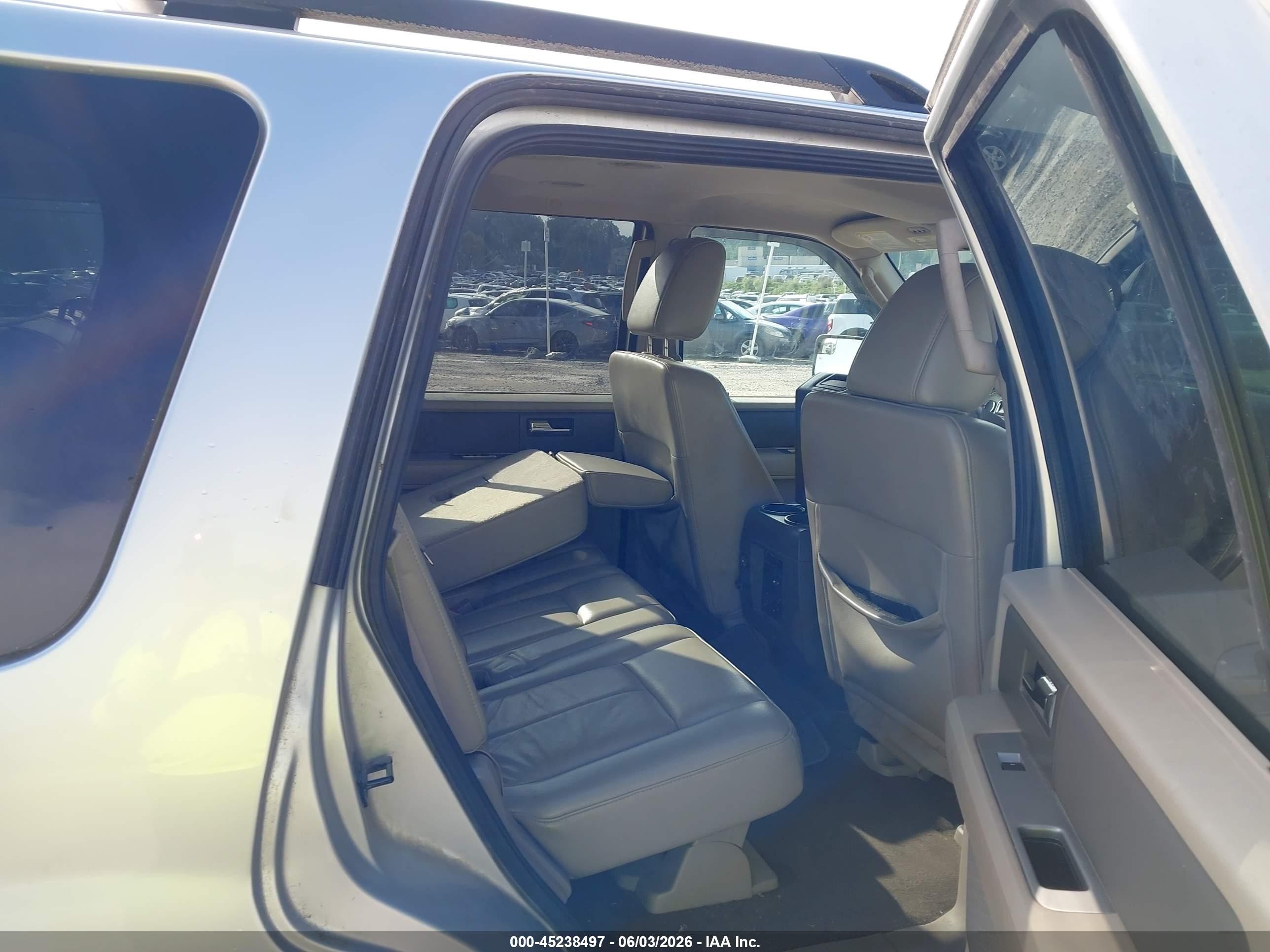 2013 Ford Expedition Xlt Silver vin: 1FMJU1H51DEF11378