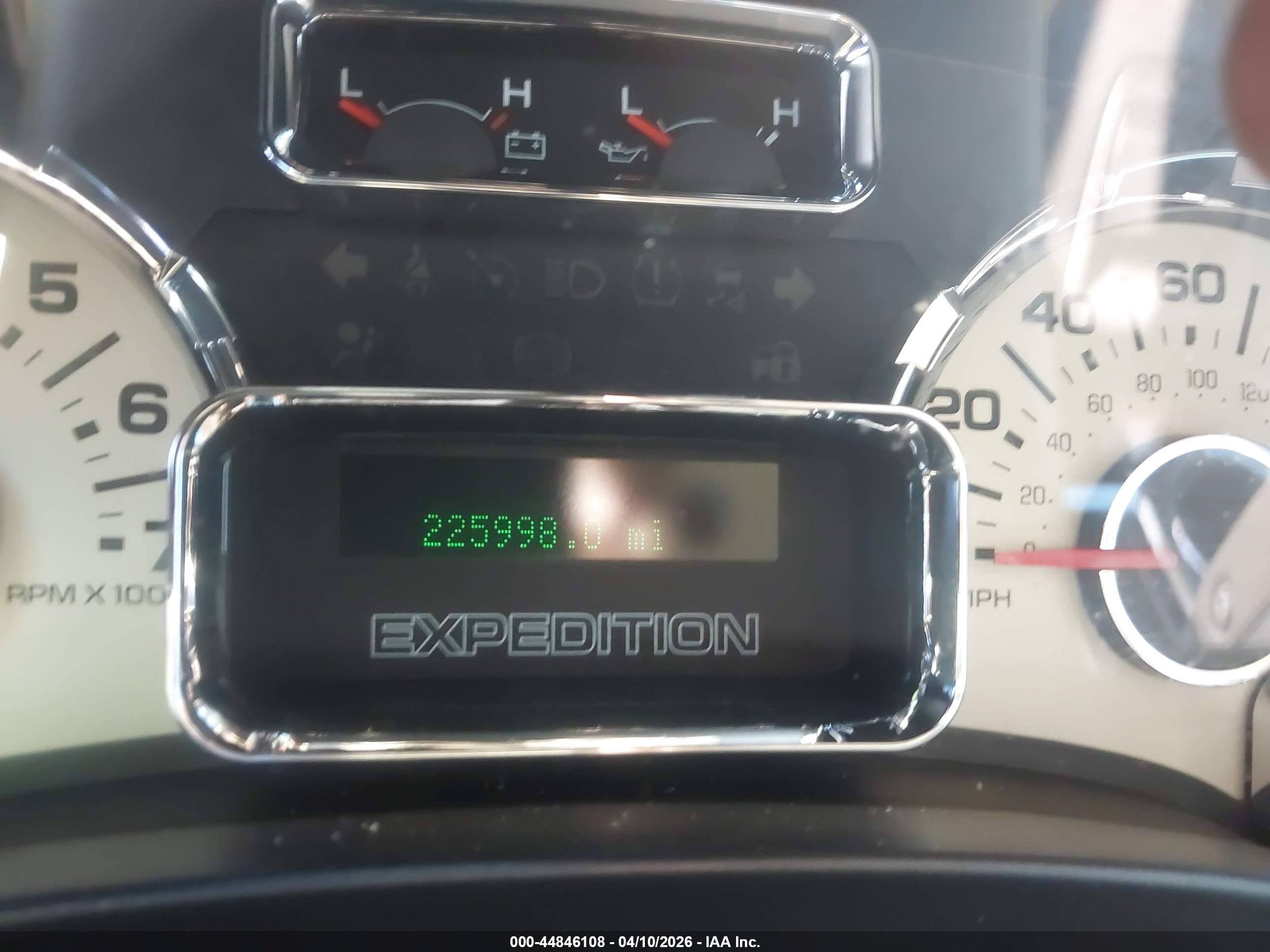 2011 Ford Expedition Xlt White vin: 1FMJU1H52BEF38490