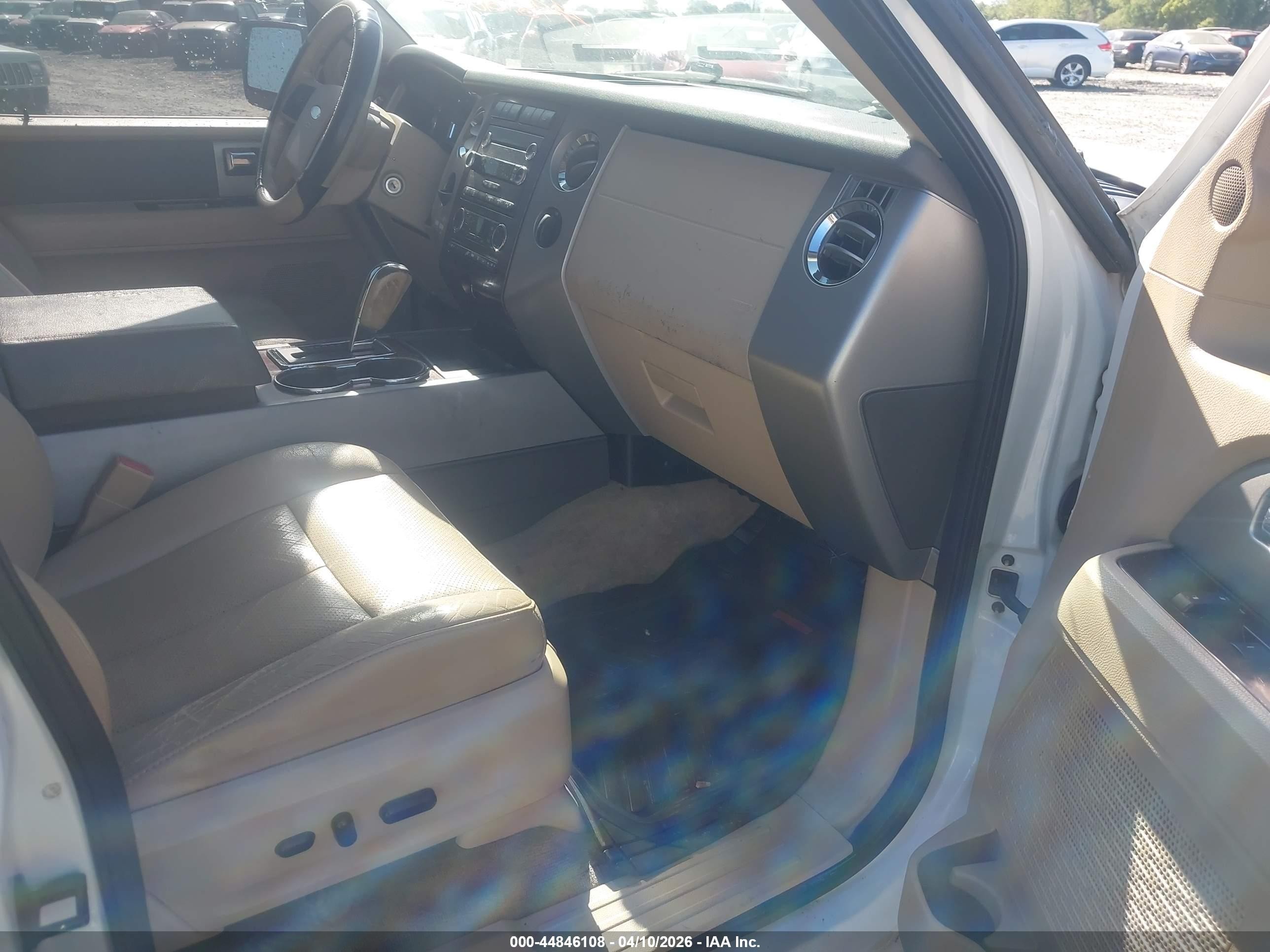 2011 Ford Expedition Xlt White vin: 1FMJU1H52BEF38490