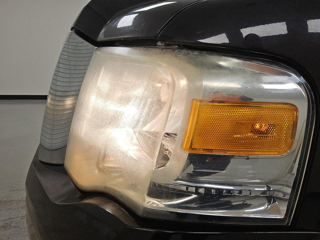 2013 Ford Expedition Xlt/king Ranch Black vin: 1FMJU1H52DEF14709 Damage: Left Head Lamp, Faded, Repair Required