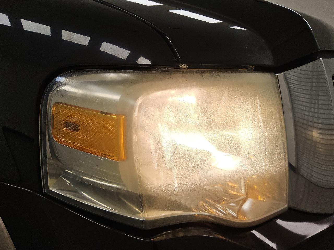 2013 Ford Expedition Xlt/king Ranch Black vin: 1FMJU1H52DEF14709 Damage: Right Head Lamp, Faded, Repair Required