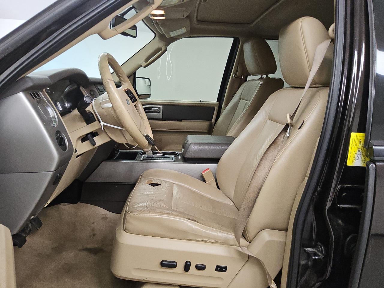 2013 Ford Expedition Xlt/king Ranch Black vin: 1FMJU1H52DEF14709 Damage: Left Front Seat Cushion, Torn, 7 To 8 Inches