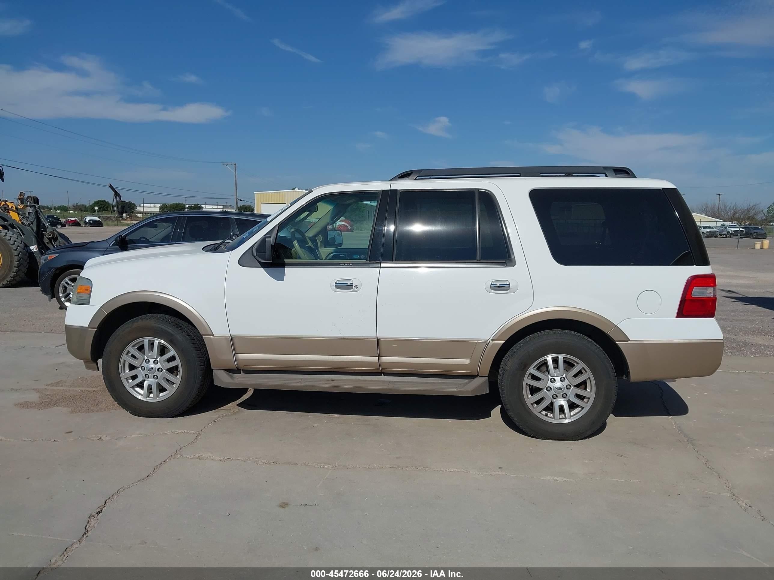 2013 Ford Expedition King Ranch/xlt White vin: 1FMJU1H52DEF38251