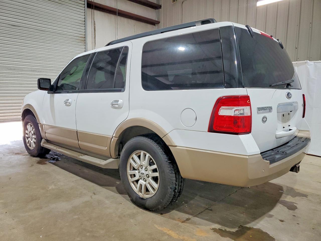2014 Ford Expedition Xlt White vin: 1FMJU1H52EEF01945