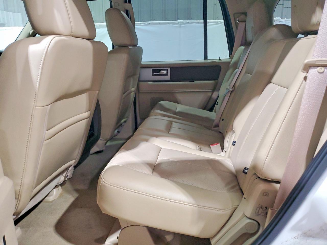 2014 Ford Expedition Xlt White vin: 1FMJU1H52EEF01945
