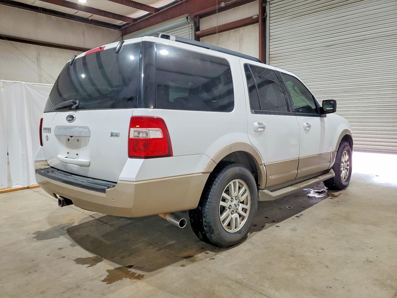 2014 Ford Expedition Xlt White vin: 1FMJU1H52EEF01945