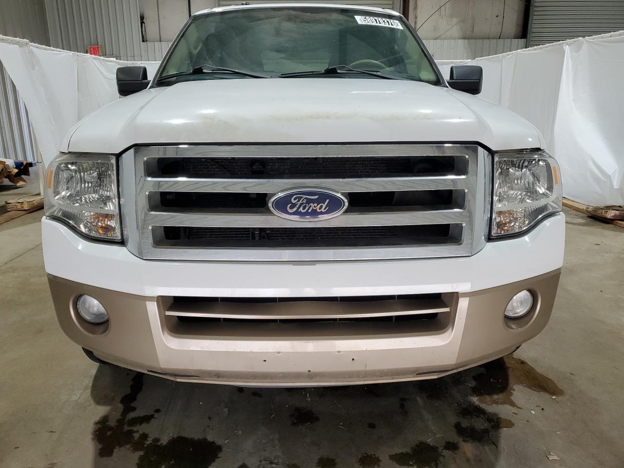 2014 Ford Expedition Xlt White vin: 1FMJU1H52EEF01945 Damage: Hood, Chipped, 4