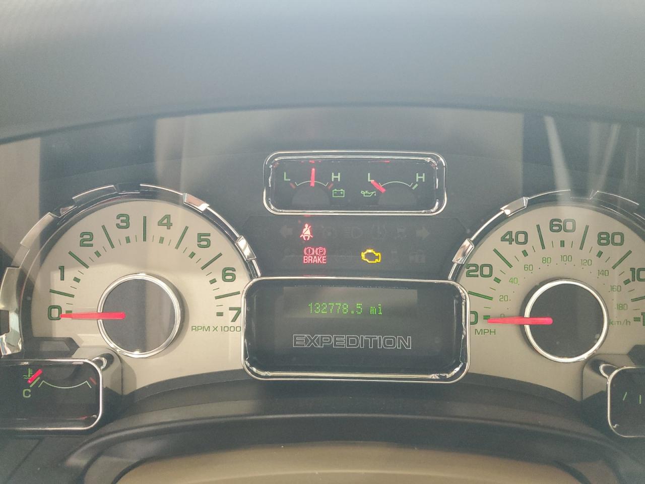 2014 Ford Expedition Xlt White vin: 1FMJU1H52EEF01945 Damage: Warning Light - Engine, On, Unacceptable