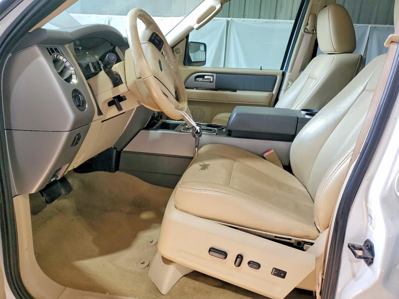 2014 Ford Expedition Xlt White vin: 1FMJU1H52EEF01945