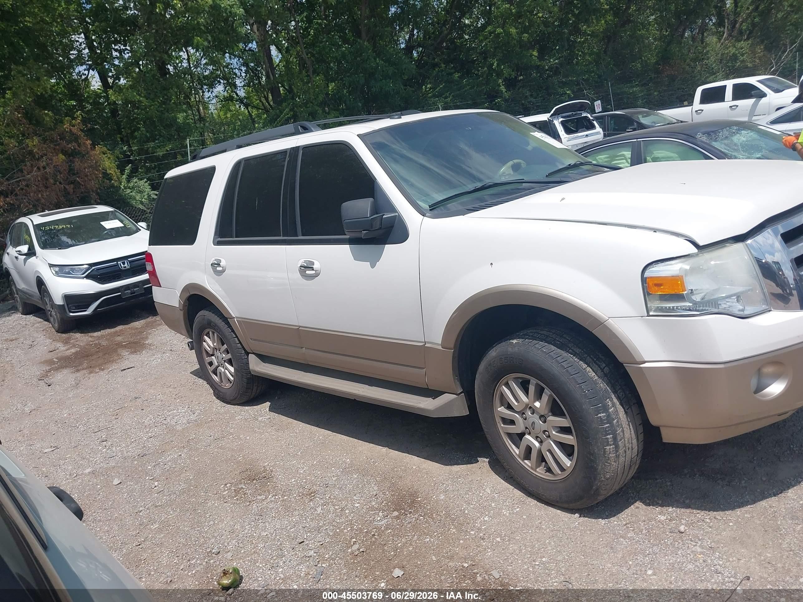 2012 Ford Expedition Xlt White vin: 1FMJU1H53CEF39150
