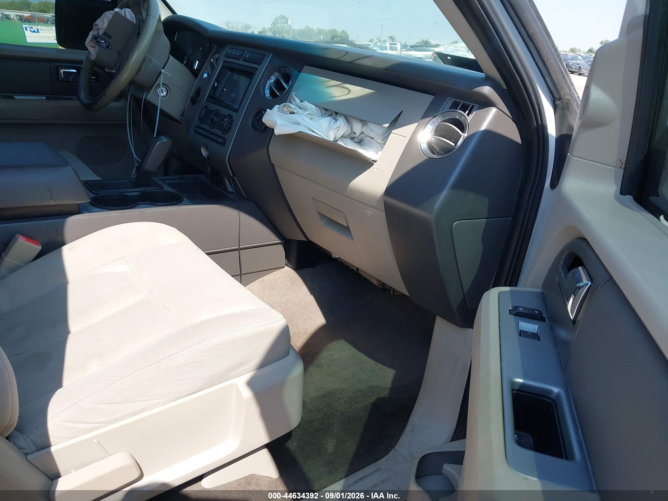 2014 Ford Expedition Xlt Белый vin: 1FMJU1H53EEF22951