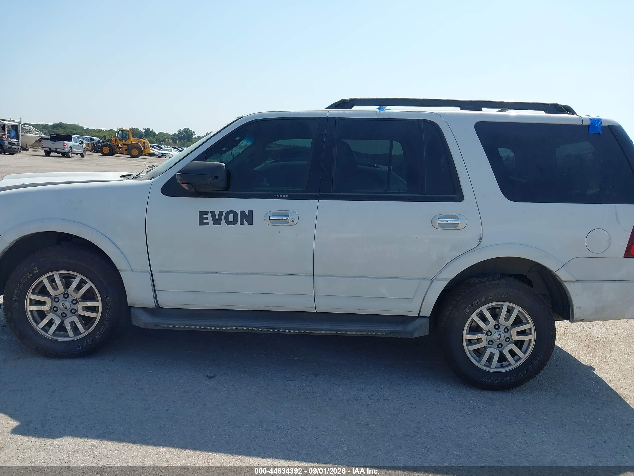 2014 Ford Expedition Xlt Белый vin: 1FMJU1H53EEF22951