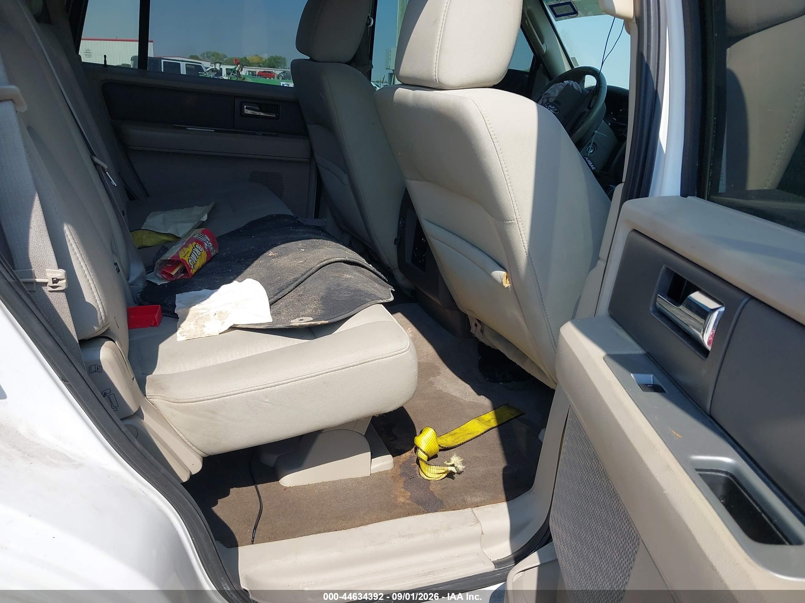 2014 Ford Expedition Xlt Белый vin: 1FMJU1H53EEF22951
