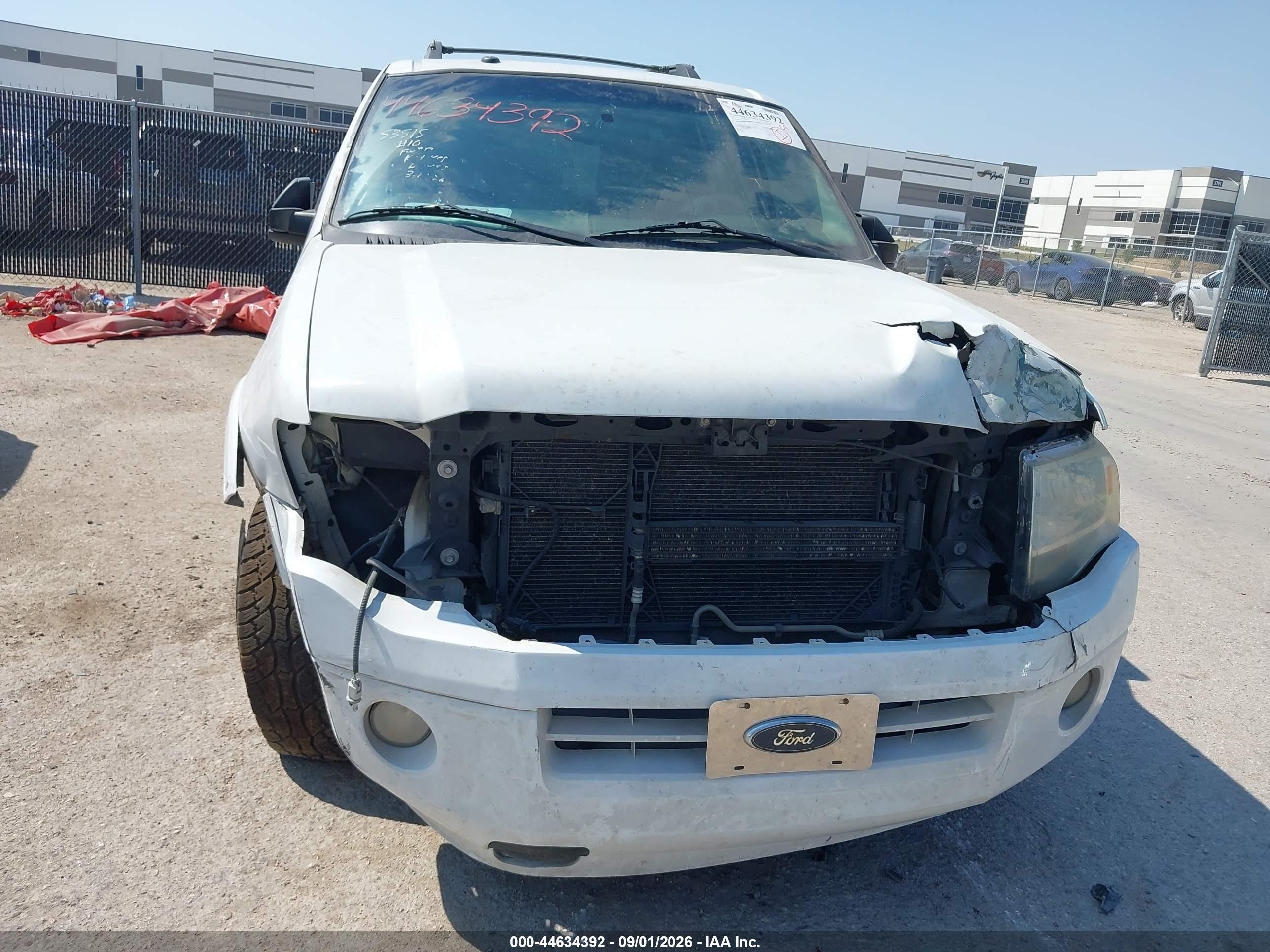 2014 Ford Expedition Xlt Белый vin: 1FMJU1H53EEF22951