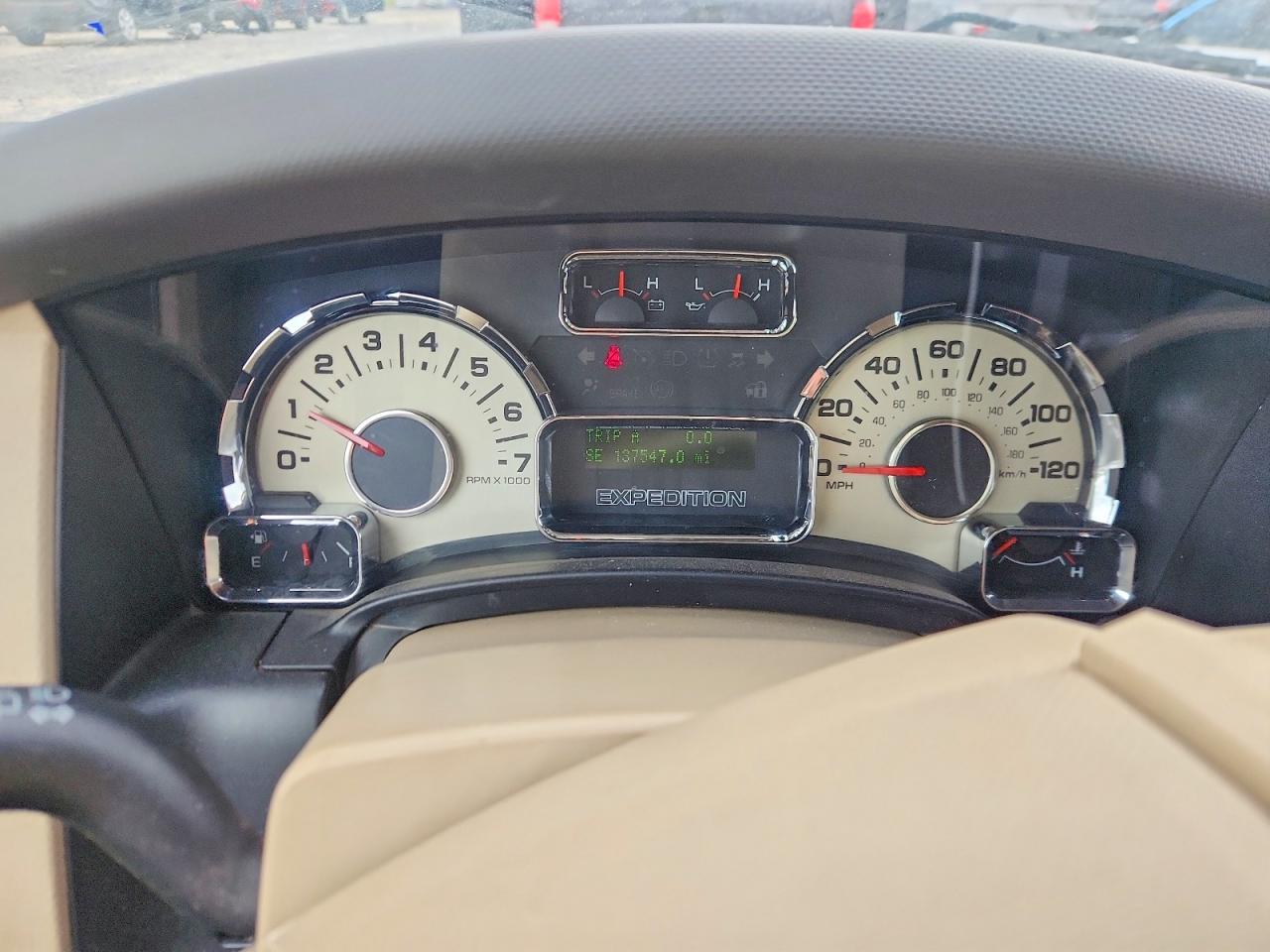 2011 Ford Expedition Xlt Белый vin: 1FMJU1H54BEF22212