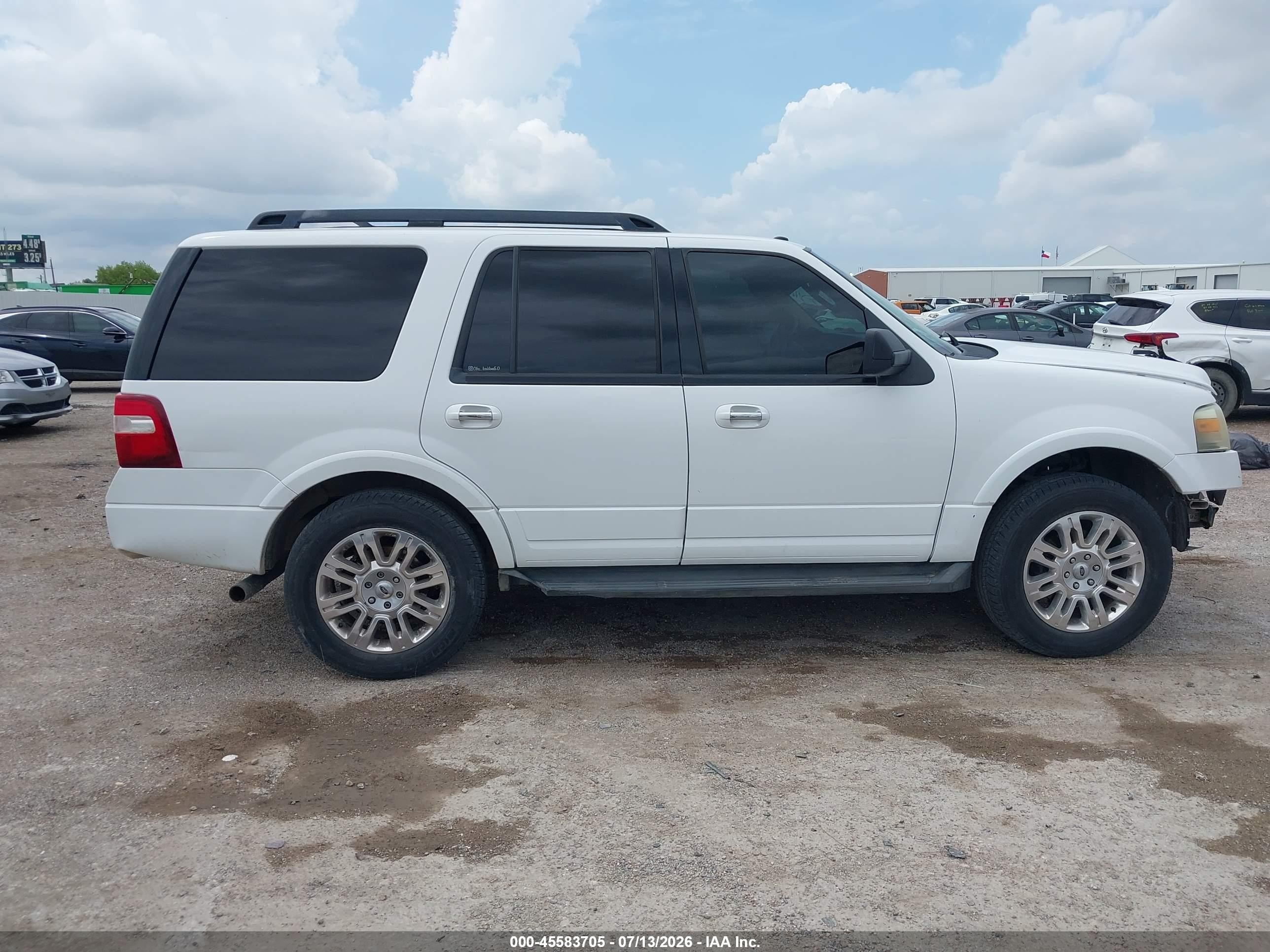 2011 Ford Expedition Xlt White vin: 1FMJU1H54BEF50186