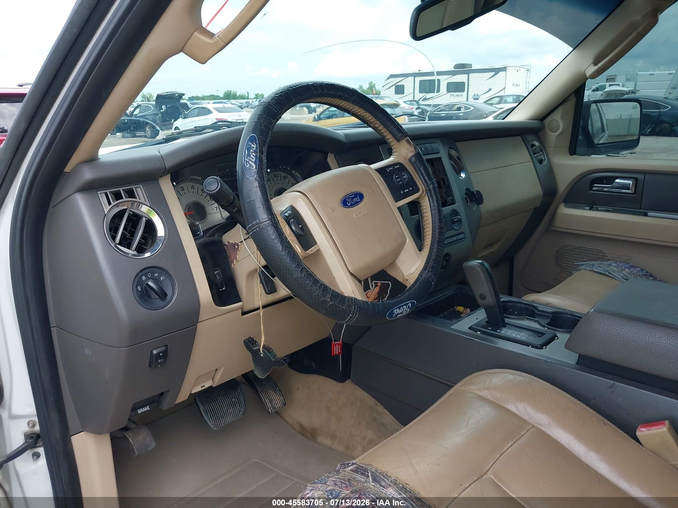 2011 Ford Expedition Xlt White vin: 1FMJU1H54BEF50186