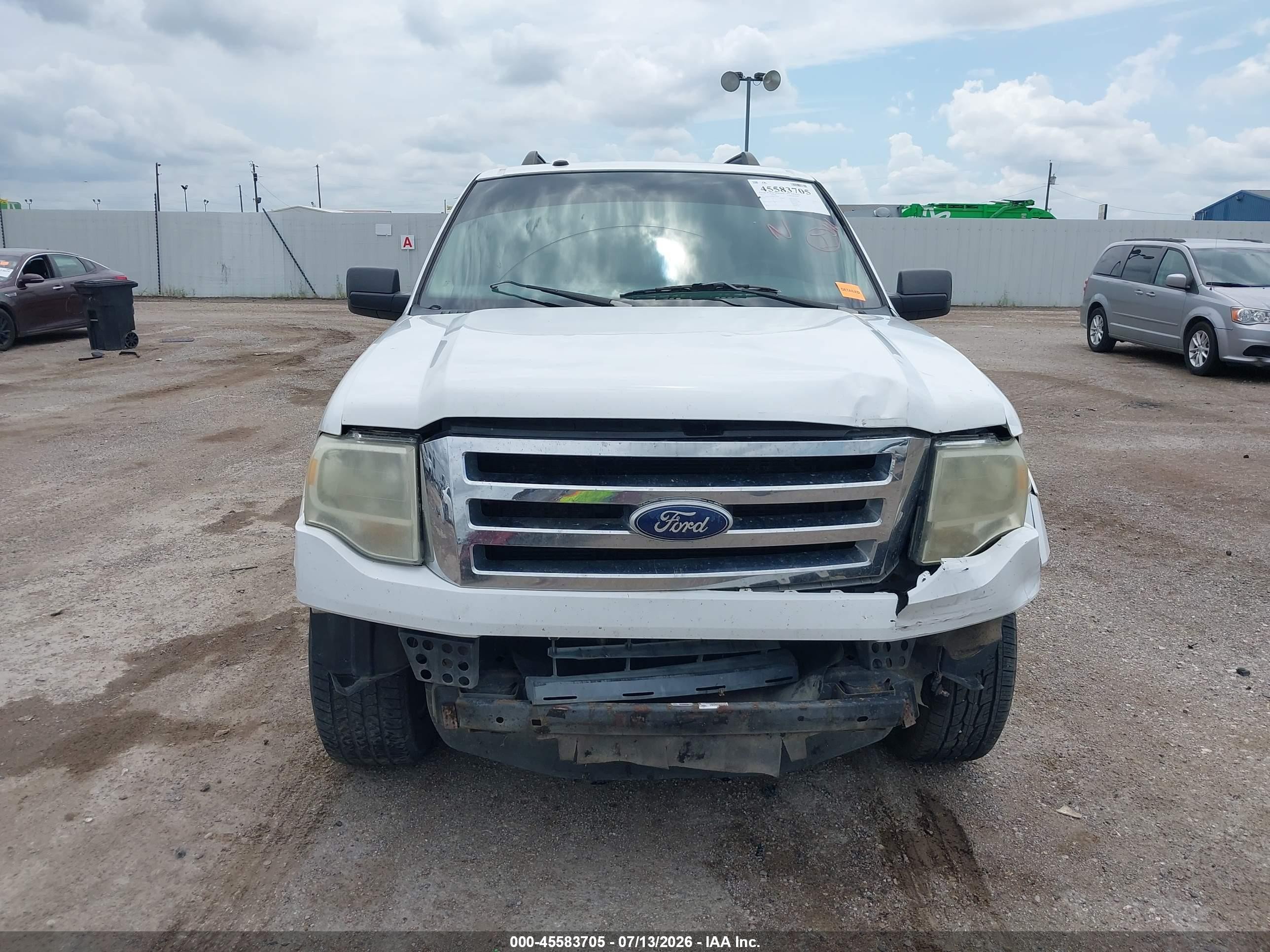2011 Ford Expedition Xlt White vin: 1FMJU1H54BEF50186