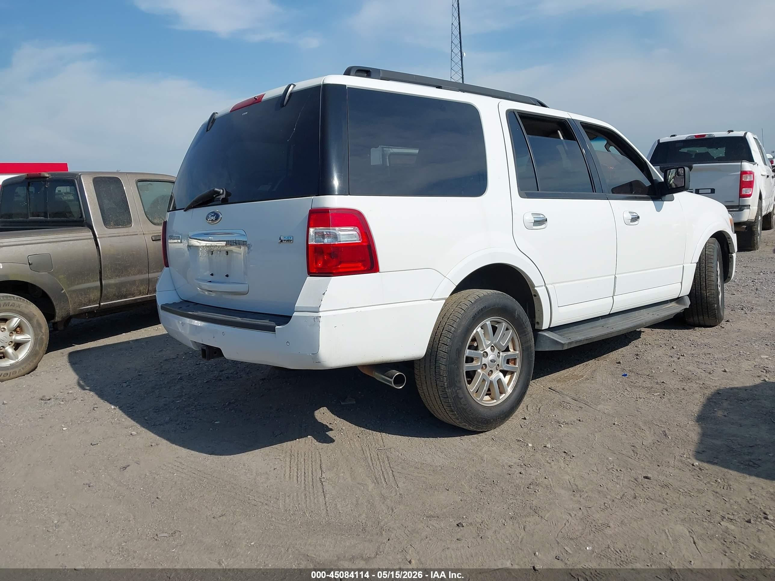 2012 Ford Expedition Xlt White vin: 1FMJU1H54CEF48911