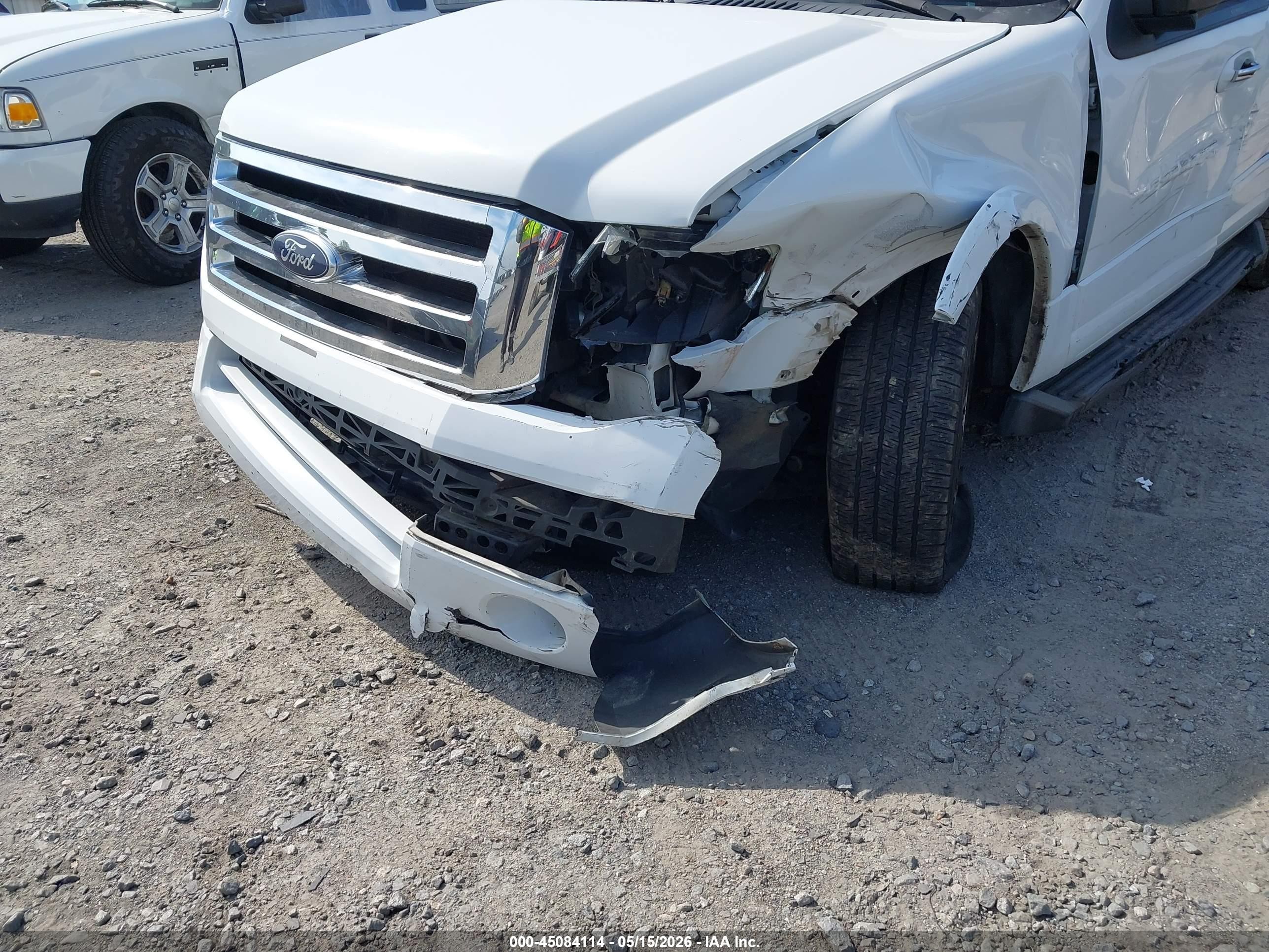 2012 Ford Expedition Xlt White vin: 1FMJU1H54CEF48911