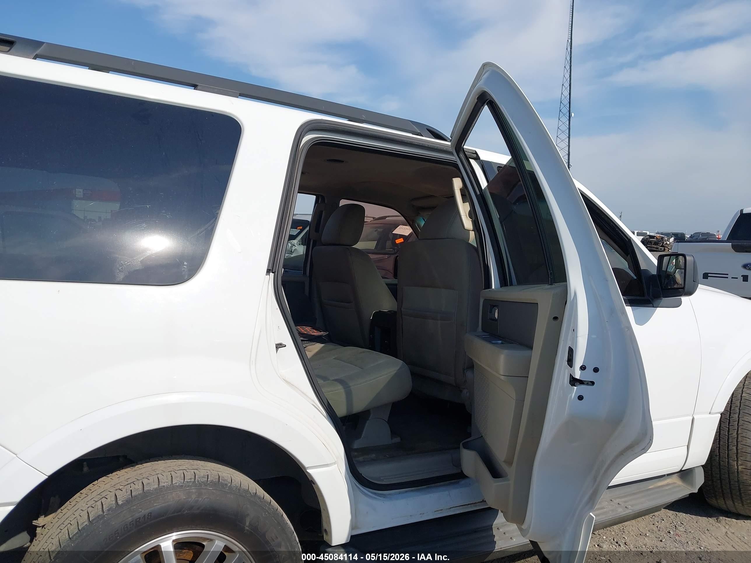 2012 Ford Expedition Xlt White vin: 1FMJU1H54CEF48911