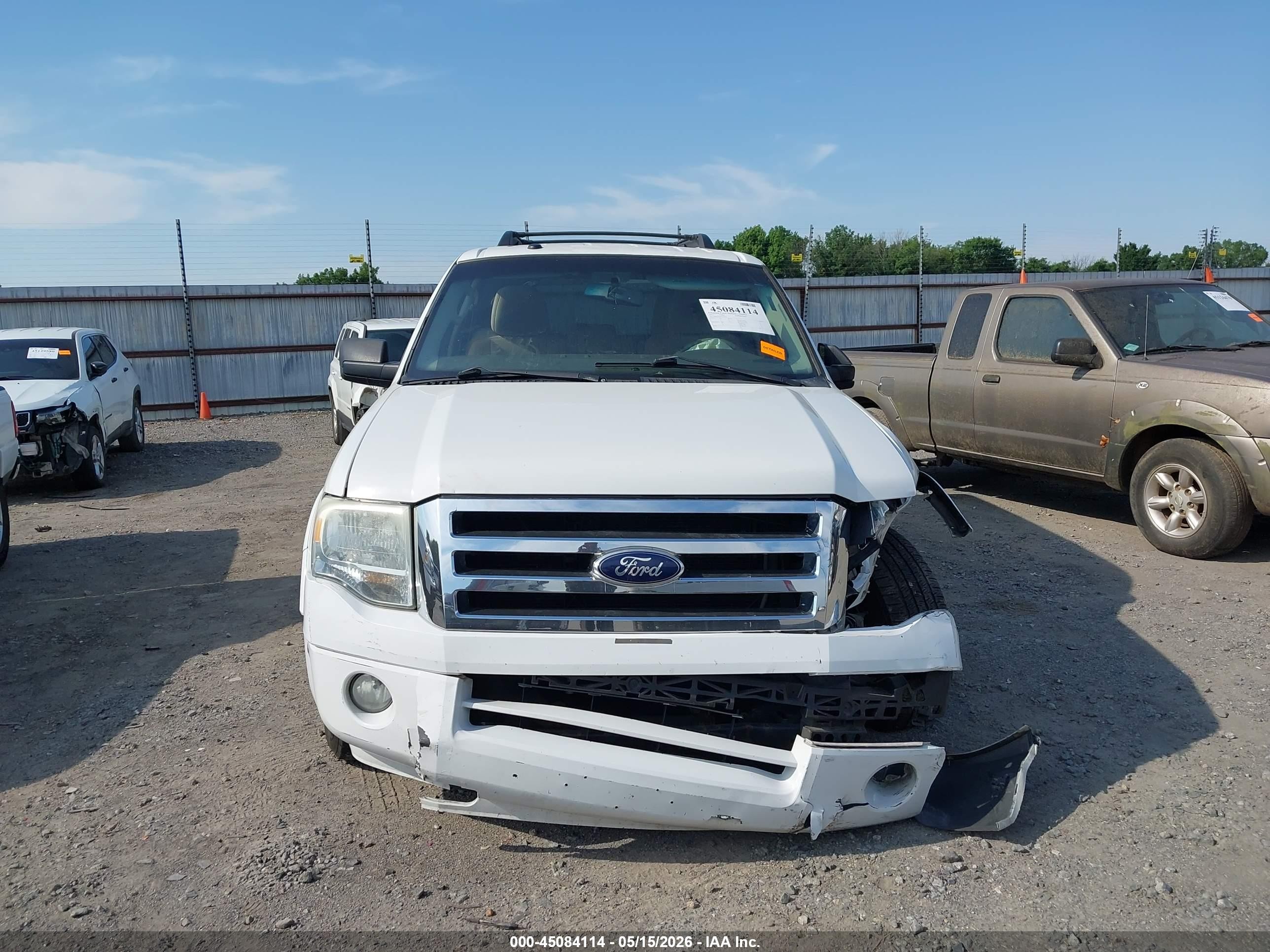 2012 Ford Expedition Xlt White vin: 1FMJU1H54CEF48911