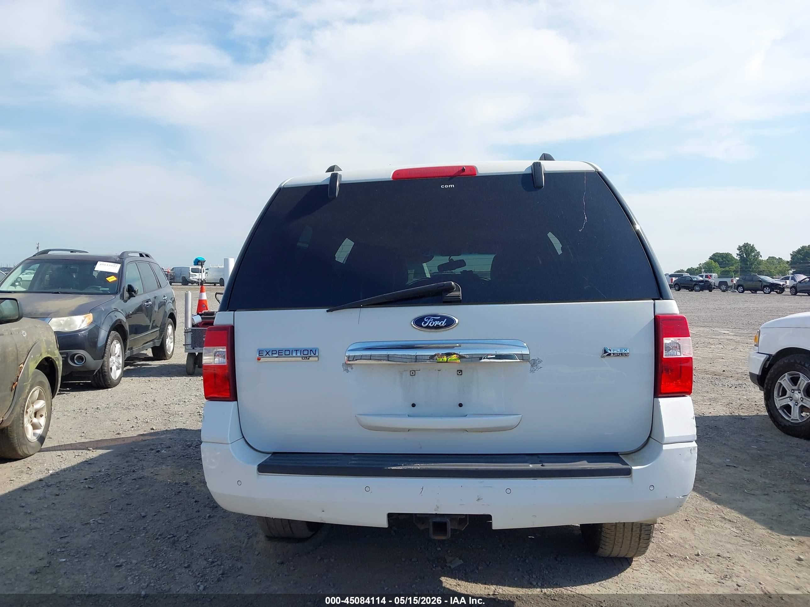2012 Ford Expedition Xlt White vin: 1FMJU1H54CEF48911