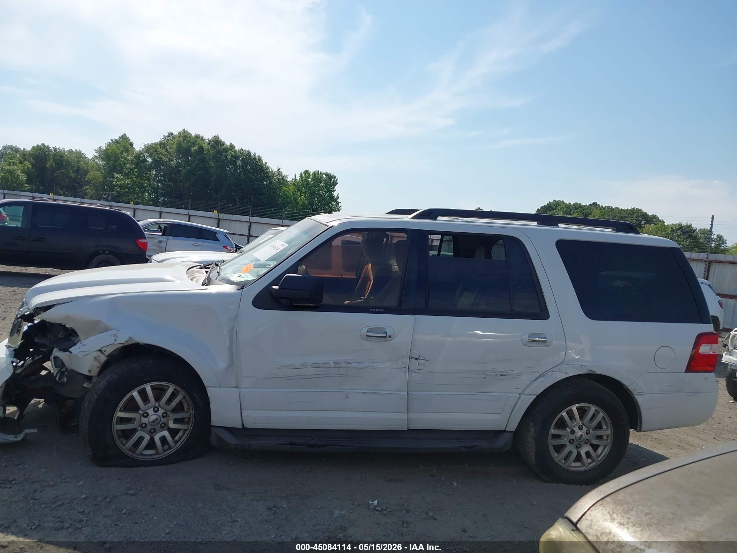 2012 Ford Expedition Xlt White vin: 1FMJU1H54CEF48911