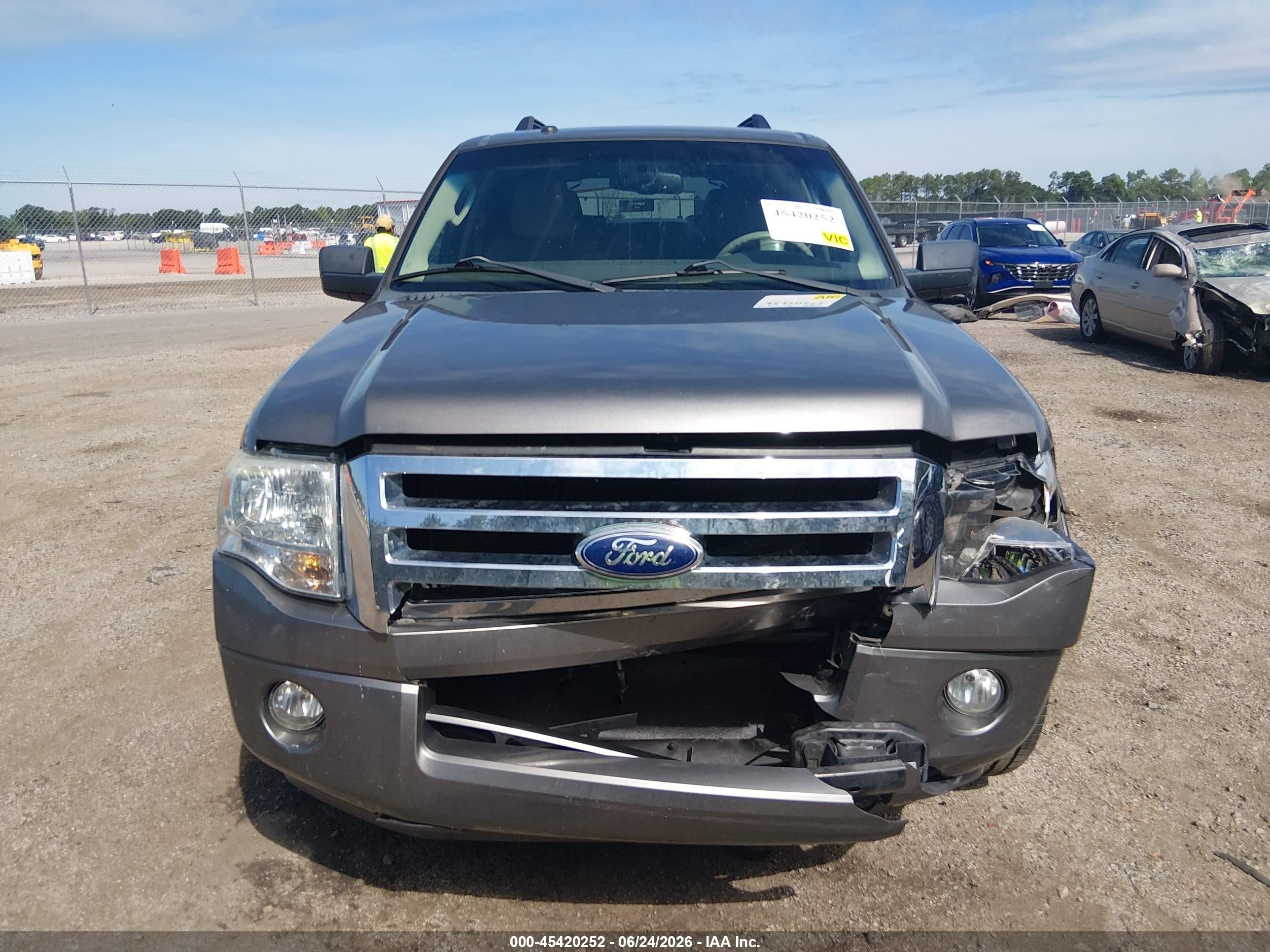 2014 Ford Expedition Xlt Gray vin: 1FMJU1H54EEF26328