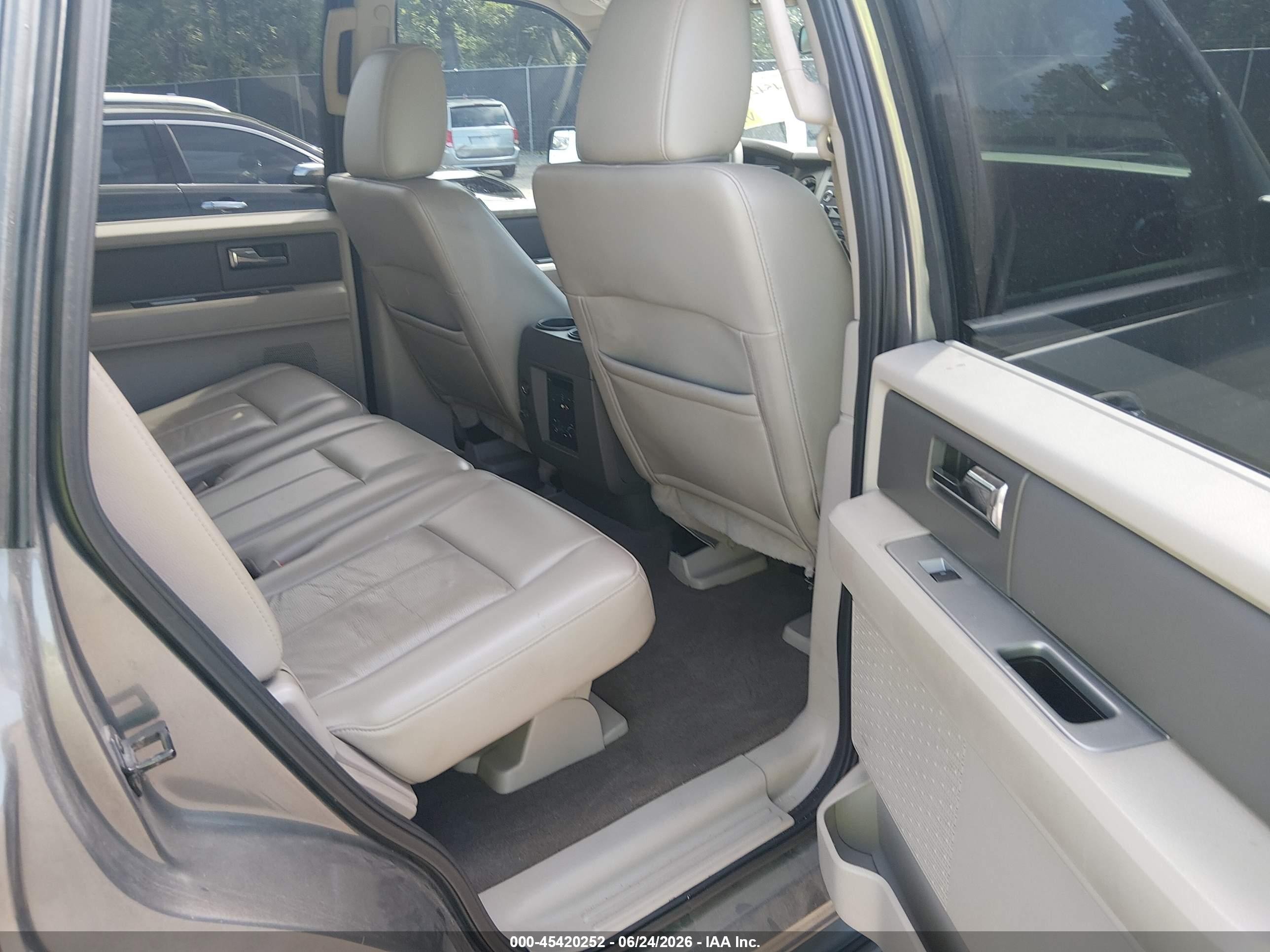 2014 Ford Expedition Xlt Gray vin: 1FMJU1H54EEF26328