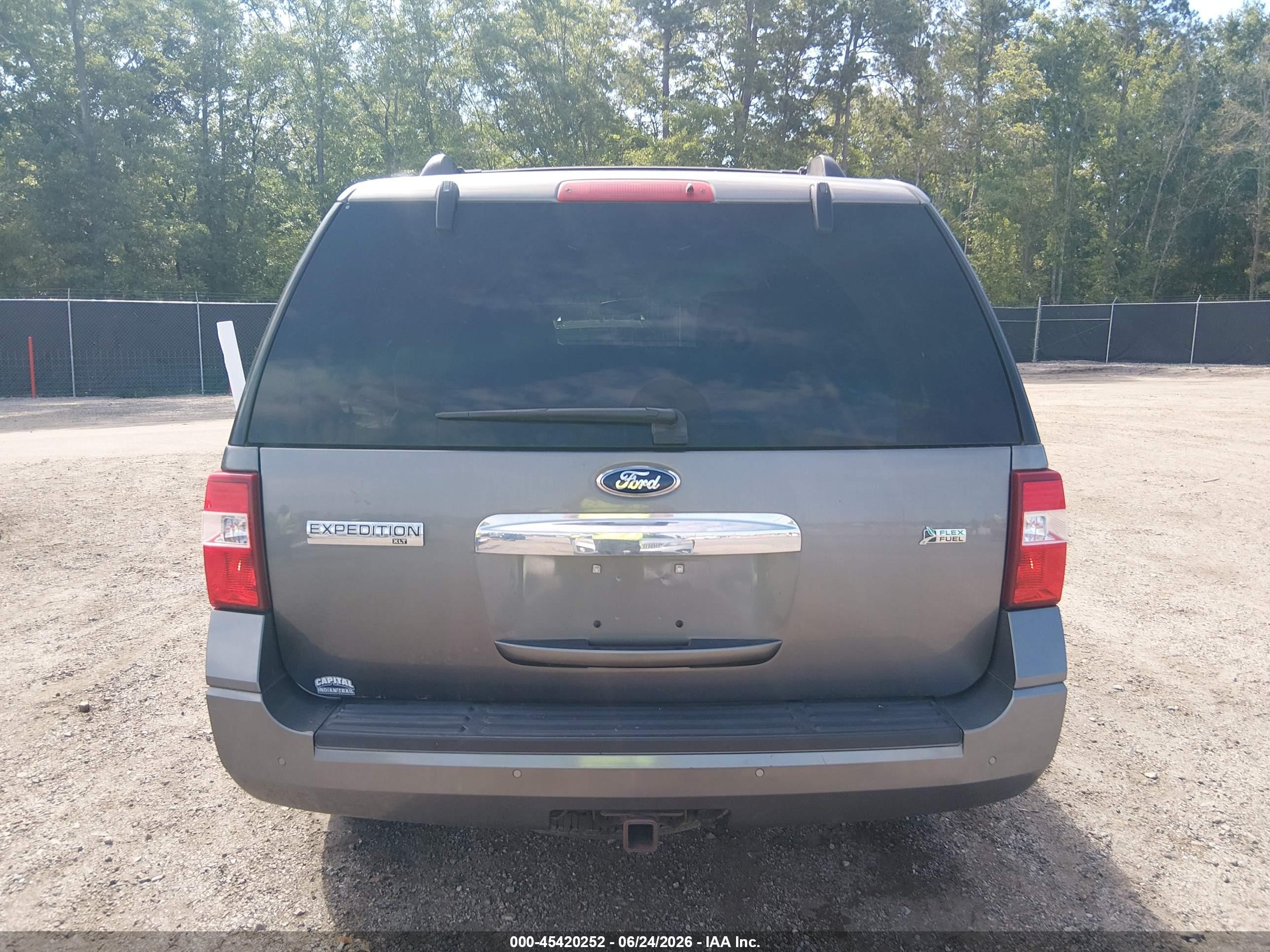 2014 Ford Expedition Xlt Gray vin: 1FMJU1H54EEF26328