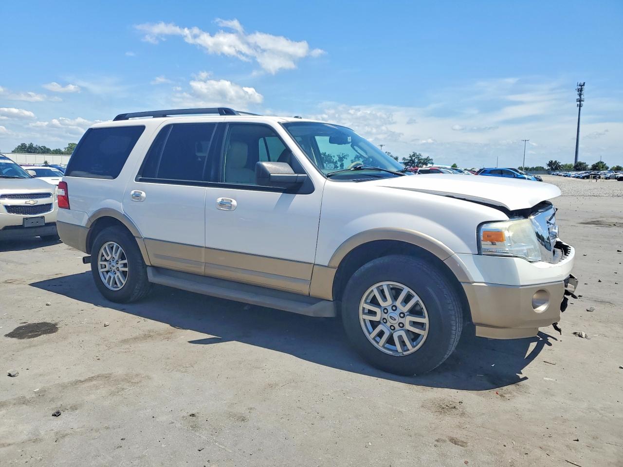 2011 Ford Expedition Xlt Белый vin: 1FMJU1H55BEF39293