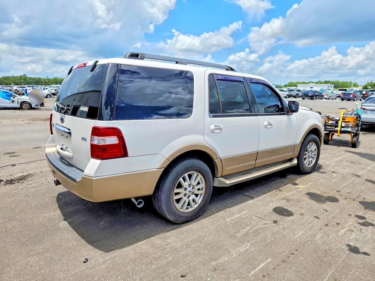 2012 Ford Expedition Xlt White vin: 1FMJU1H55CEF08885